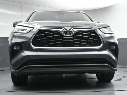 Used 2023 Toyota Highlander L image 25