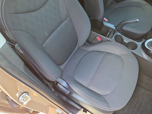 Used 2015 Kia Soul FWD image 16