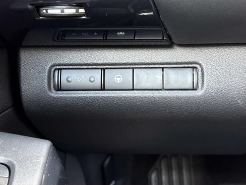 Used 2024 Nissan Pathfinder SV FWD image 19