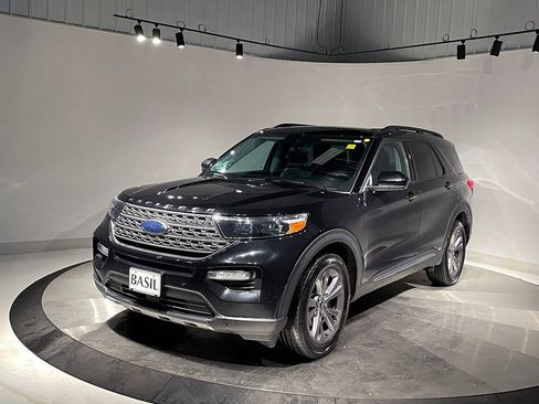 Used 2022 Ford Explorer XLT w/ Equipment Group 202A image 8