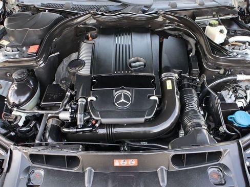 Used 2013 Mercedes-Benz C 250 Sport image 39