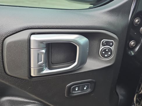 Used 2022 Jeep Gladiator Sport image 20