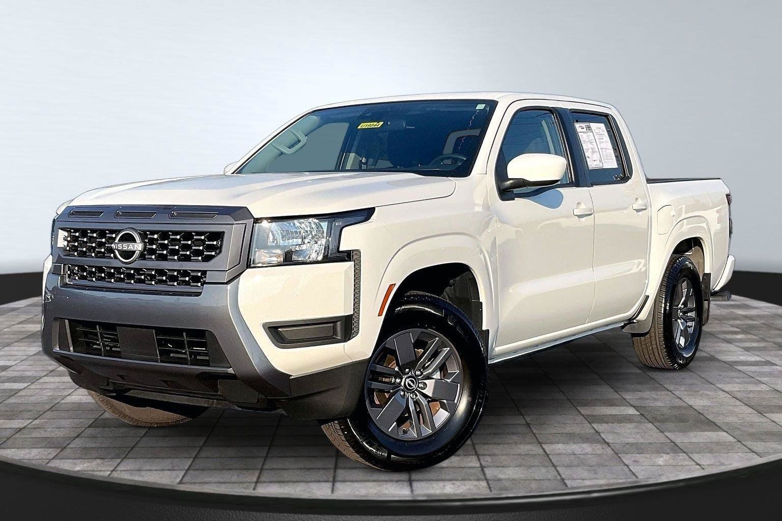 Certified 2025 Nissan Frontier SV RWD image 12