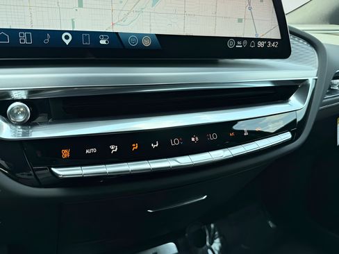 Used 2025 Cadillac Lyriq Luxury AWD/4WD image 53