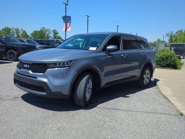 Used 2023 Kia Sorento LX AWD/4WD image 5