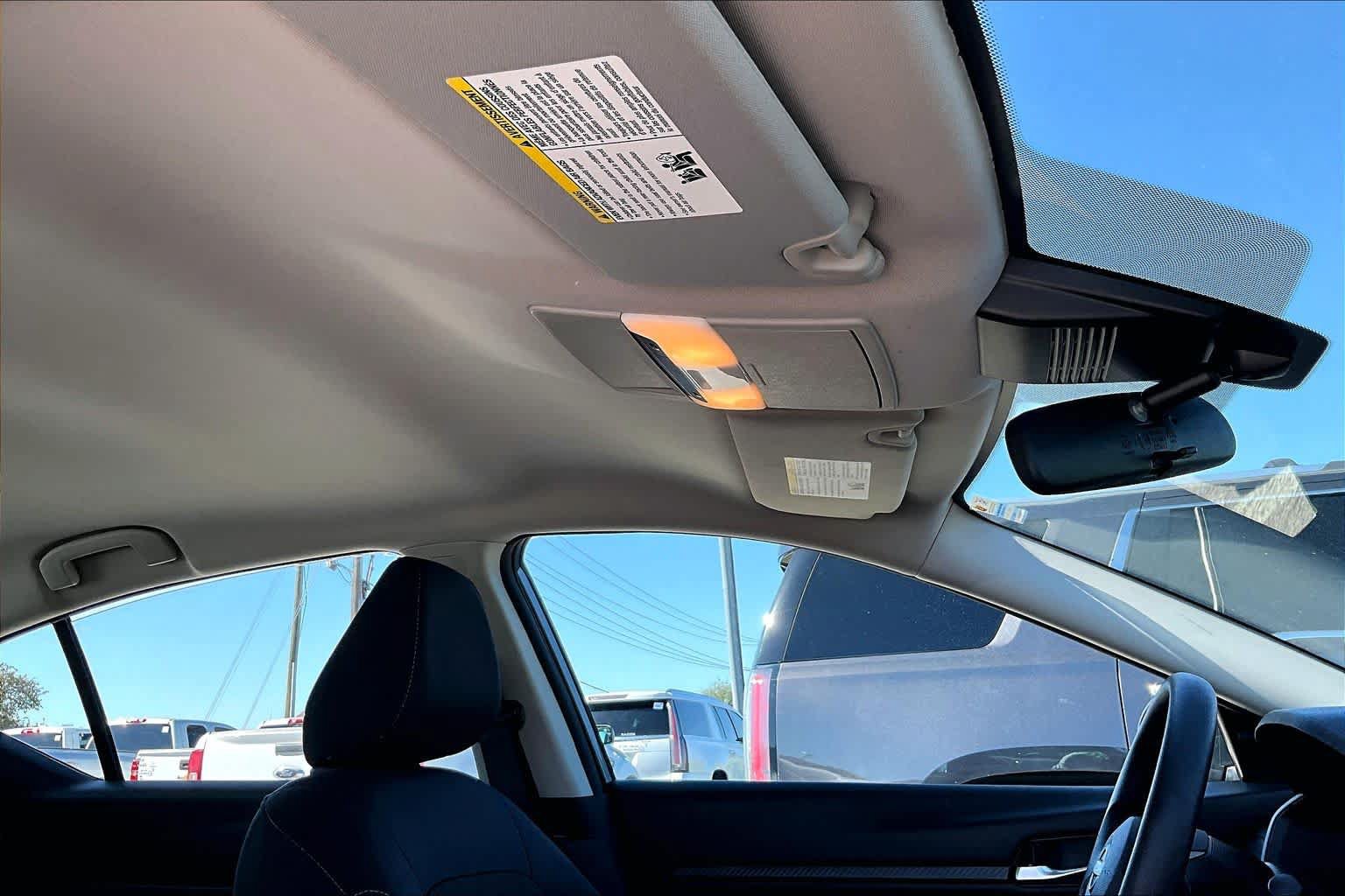 Used 2025 Nissan Altima 2.5 SV FWD image 14