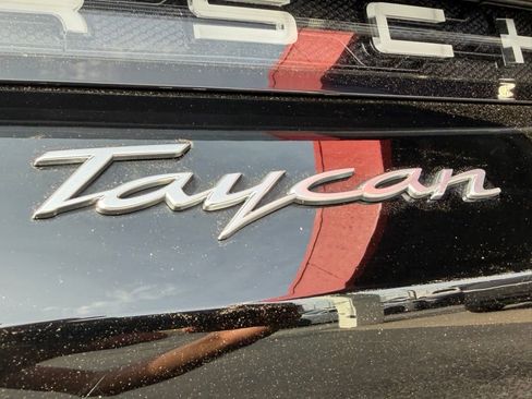 Used 2022 Porsche Taycan RWD image 9
