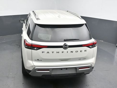 Used 2023 Nissan Pathfinder SL AWD/4WD image 15