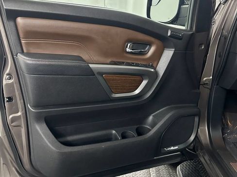 Used 2018 Nissan Titan Platinum Reserve w/ Platinum Utility Package AWD/4WD image 7