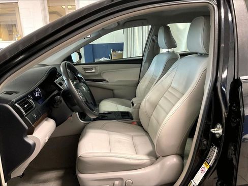 Used 2016 Toyota Camry XLE FWD image 10