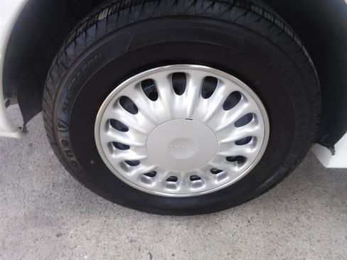 Used 2001 Buick Le Sabre Custom FWD image 1