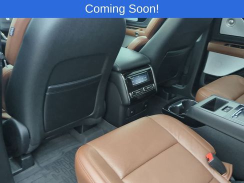 Used 2024 Lincoln Aviator Reserve w/ Equipment Group 201A AWD/4WD image 17