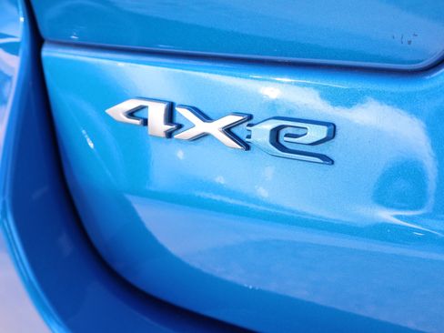 Used 2023 Jeep Grand Cherokee Summit image 9