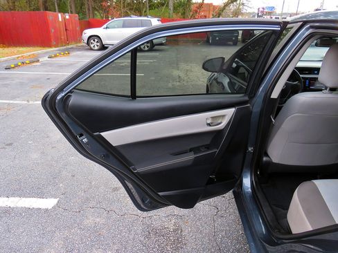 Used 2017 Toyota Corolla LE w/ Carpet Mat Package (TMS) image 15