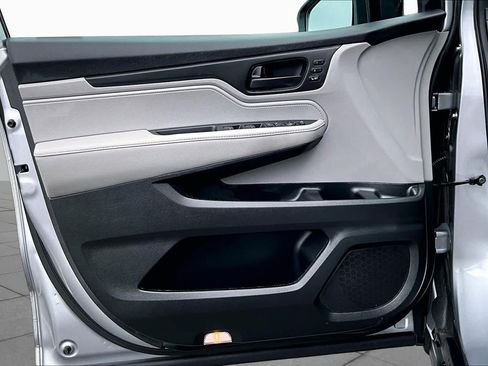 Used 2022 Honda Odyssey EX-L image 22
