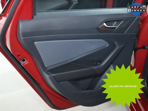 Certified 2025 Volkswagen Jetta SE image 13