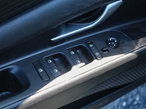 Used 2024 Hyundai Elantra SEL FWD image 26