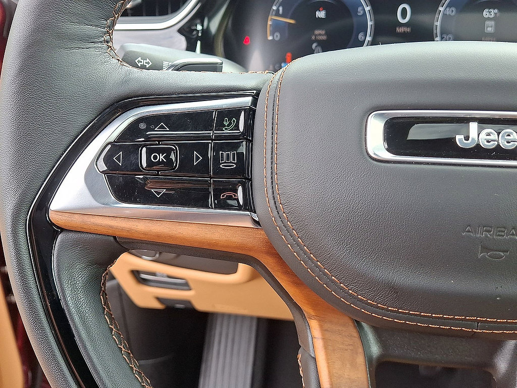 Certified 2025 Jeep Grand Cherokee Summit AWD/4WD image 17