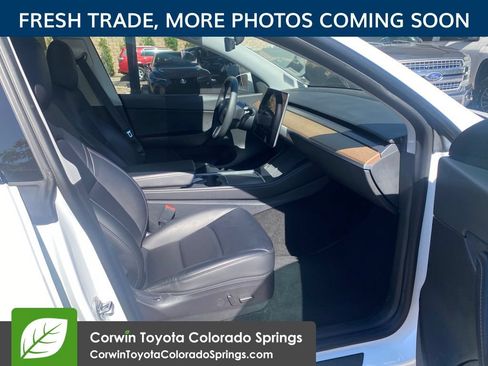 Used 2021 Tesla Model Y Long Range AWD/4WD image 9