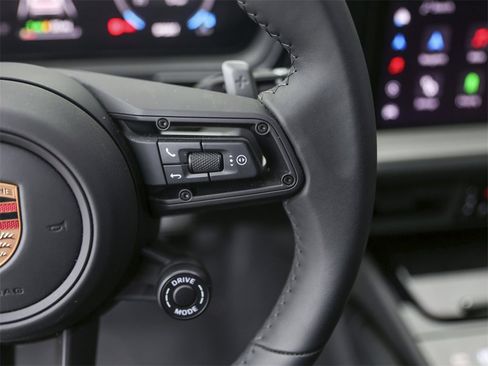 Certified 2025 Porsche Cayenne image 19