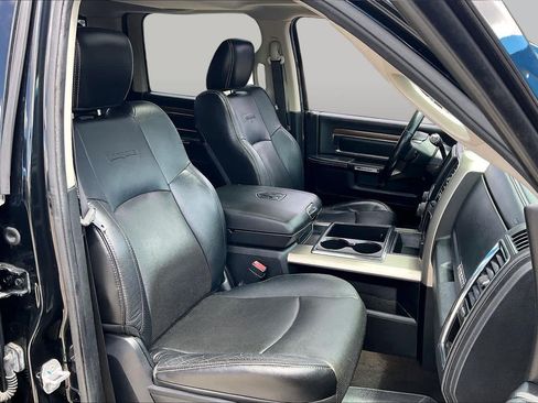 Used 2014 RAM 2500 Laramie w/ Black Appearance Group AWD/4WD image 7