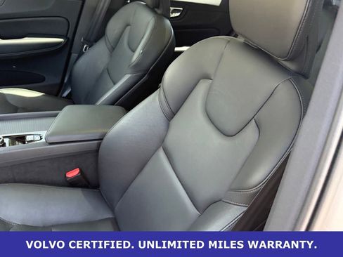 Certified 2025 Volvo XC60 B5 Core AWD/4WD image 28