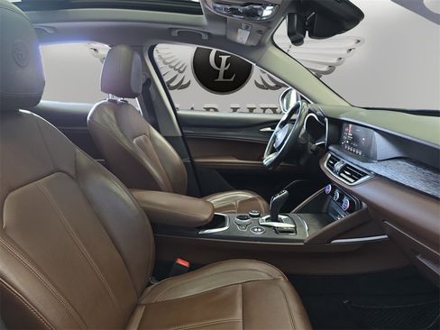 Used 2020 Alfa Romeo Stelvio w/ Nero Edizione image 15