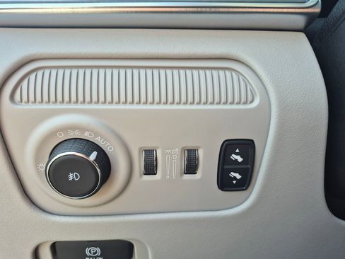 Used 2023 Jeep Grand Wagoneer Series II AWD/4WD image 20