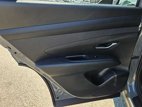 Used 2025 Hyundai Tucson SEL AWD/4WD image 19