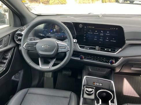 New 2026 Chevrolet Equinox LT w/ Convenience Package II image 17