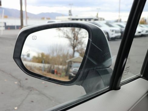 Used 2024 Toyota Sienna XLE image 7