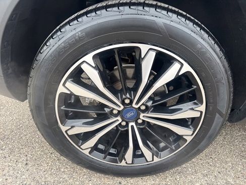 Used 2022 Ford Escape SEL w/ SEL Stealth AWD Package image 20