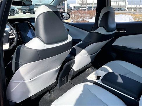 Used 2018 Toyota Prius Prime Advanced image 30