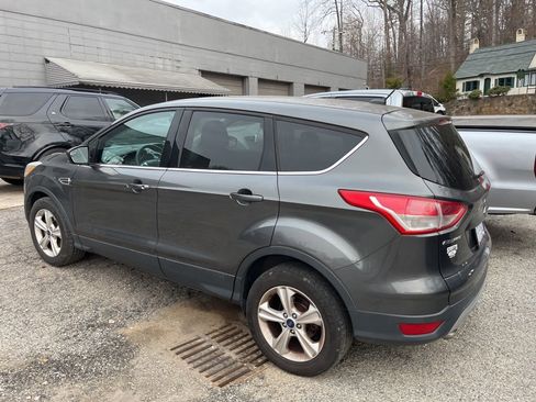 Used 2015 Ford Escape SE image 12