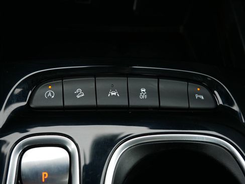 Used 2023 Buick Envision Essence w/ Technology Package I image 30