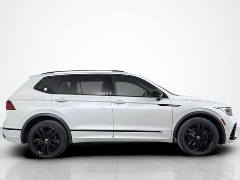 Used 2022 Volkswagen Tiguan SE R-Line image 6