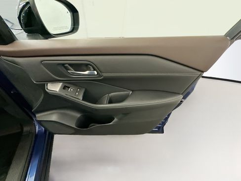 Used 2023 Nissan Rogue SL AWD/4WD image 34