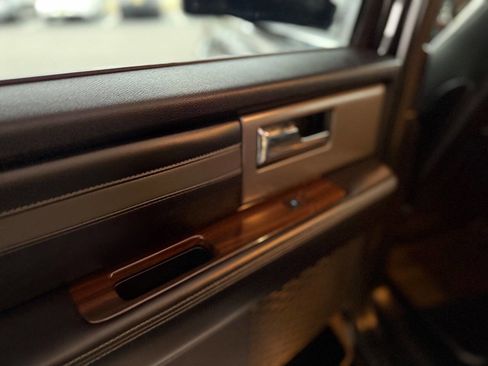 Used 2016 Ford Expedition Platinum image 33