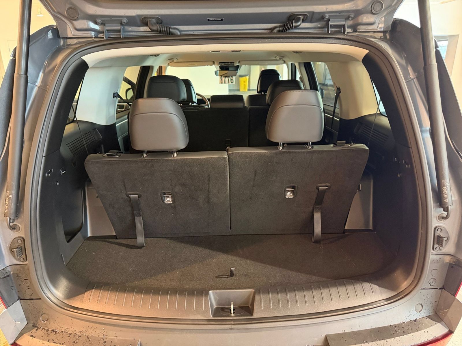 Used 2025 Hyundai Santa Fe SEL FWD image 32