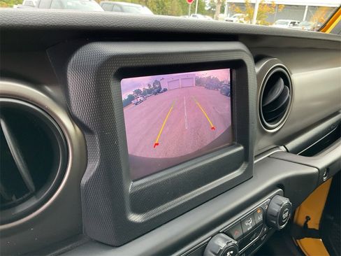 Used 2020 Jeep Wrangler Sport image 22