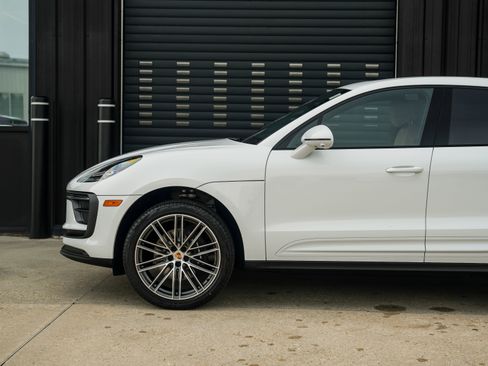 New 2025 Porsche Macan image 11
