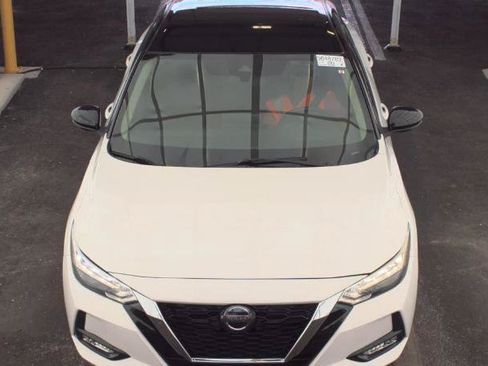 Used 2021 Nissan Sentra SR FWD image 2