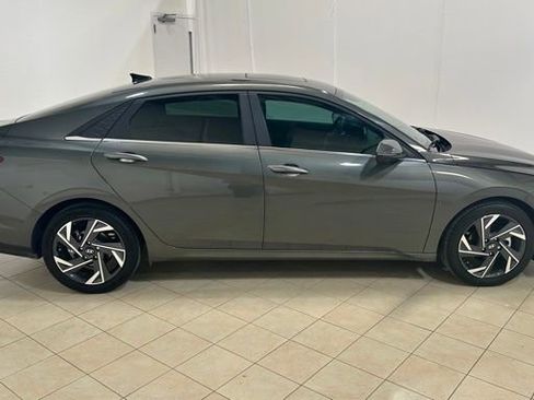 Used 2024 Hyundai Elantra Limited FWD image 6