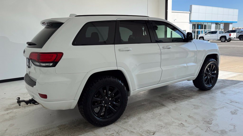 Used 2018 Jeep Grand Cherokee Altitude AWD/4WD image 21
