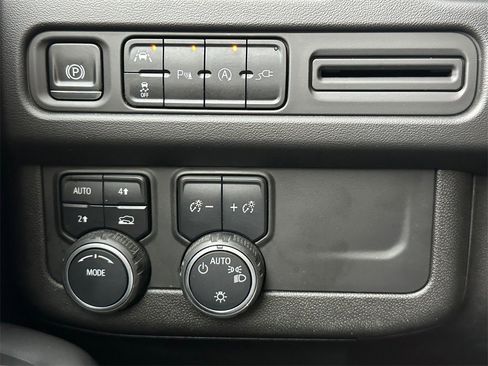 Used 2021 Chevrolet Suburban RST w/ Luxury Package image 68