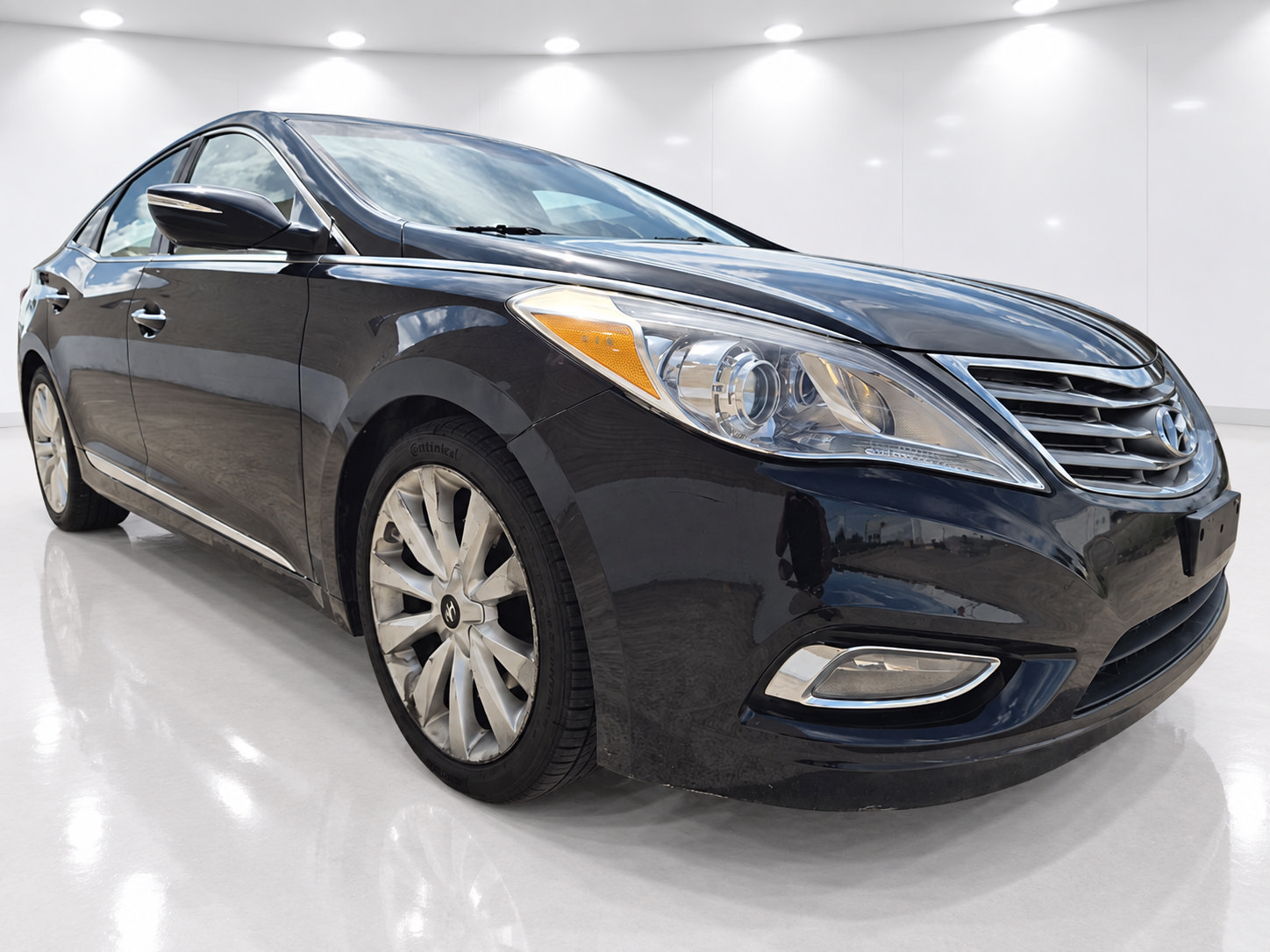 Used 2013 Hyundai Azera w/ Technology Pkg FWD image 2