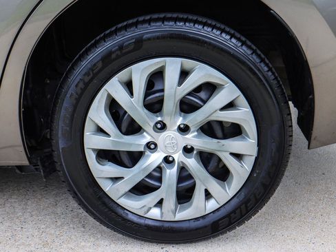 Used 2019 Toyota Corolla LE FWD image 20
