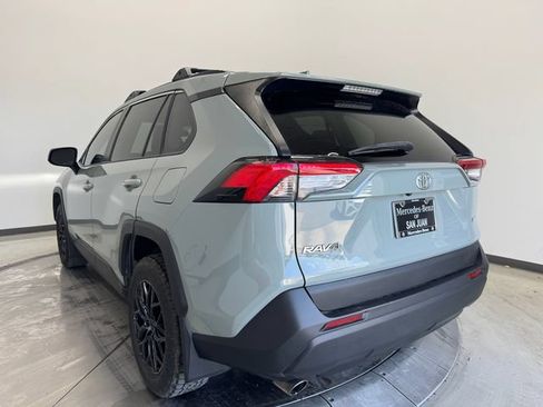Used 2020 Toyota RAV4 XLE w/ Convenience Package FWD image 9