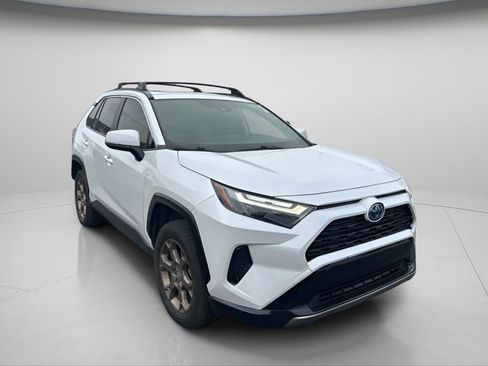 Used 2023 Toyota RAV4 SE image 2