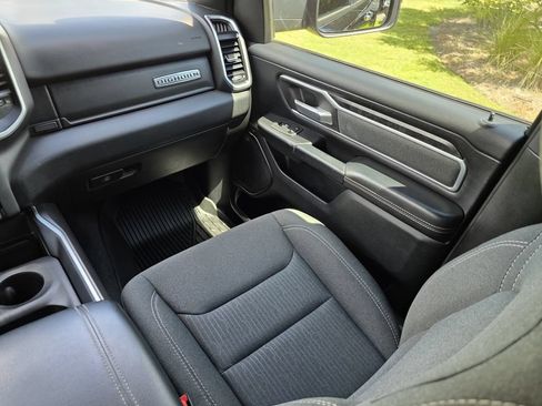 Used 2021 RAM 1500 Big Horn AWD/4WD image 17